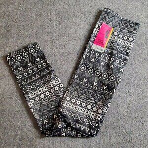 NOBO no boundaries ankle leggings size large 11 13 Black White Geometrical print